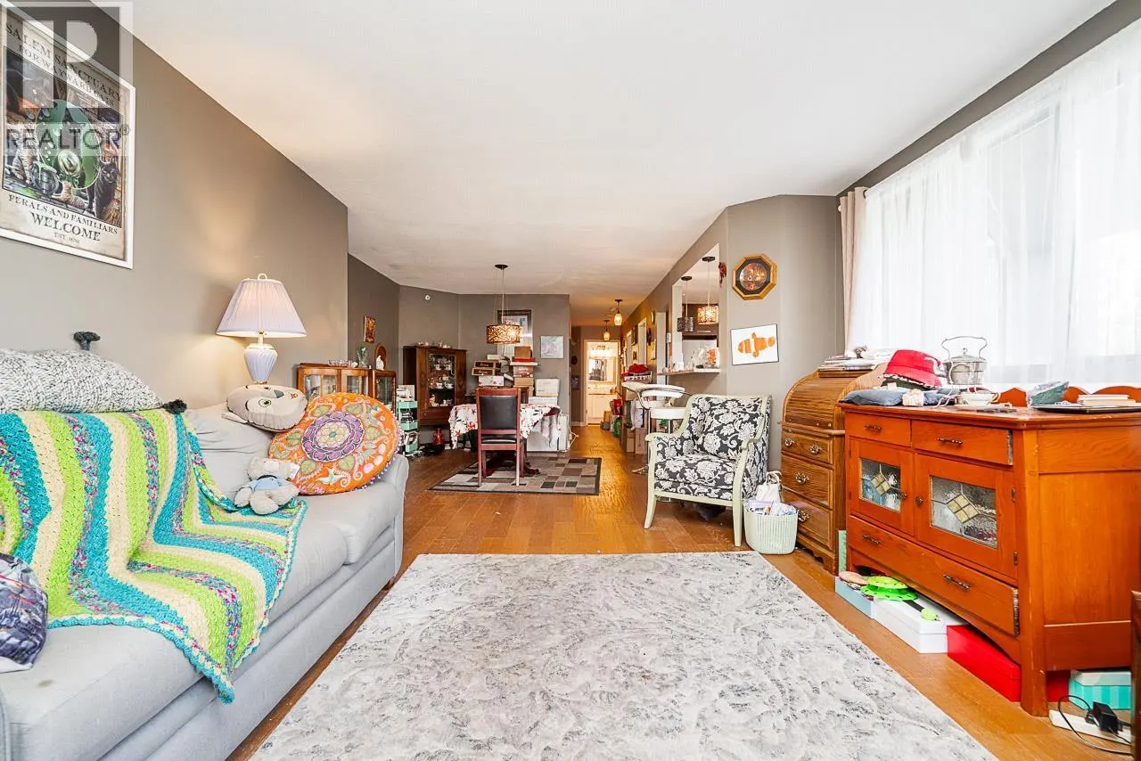 301 1185 QUAYSIDE DRIVE