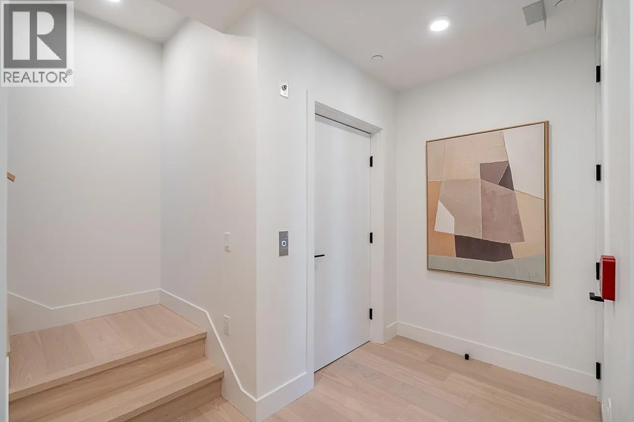 202 539 W 28TH AVENUE