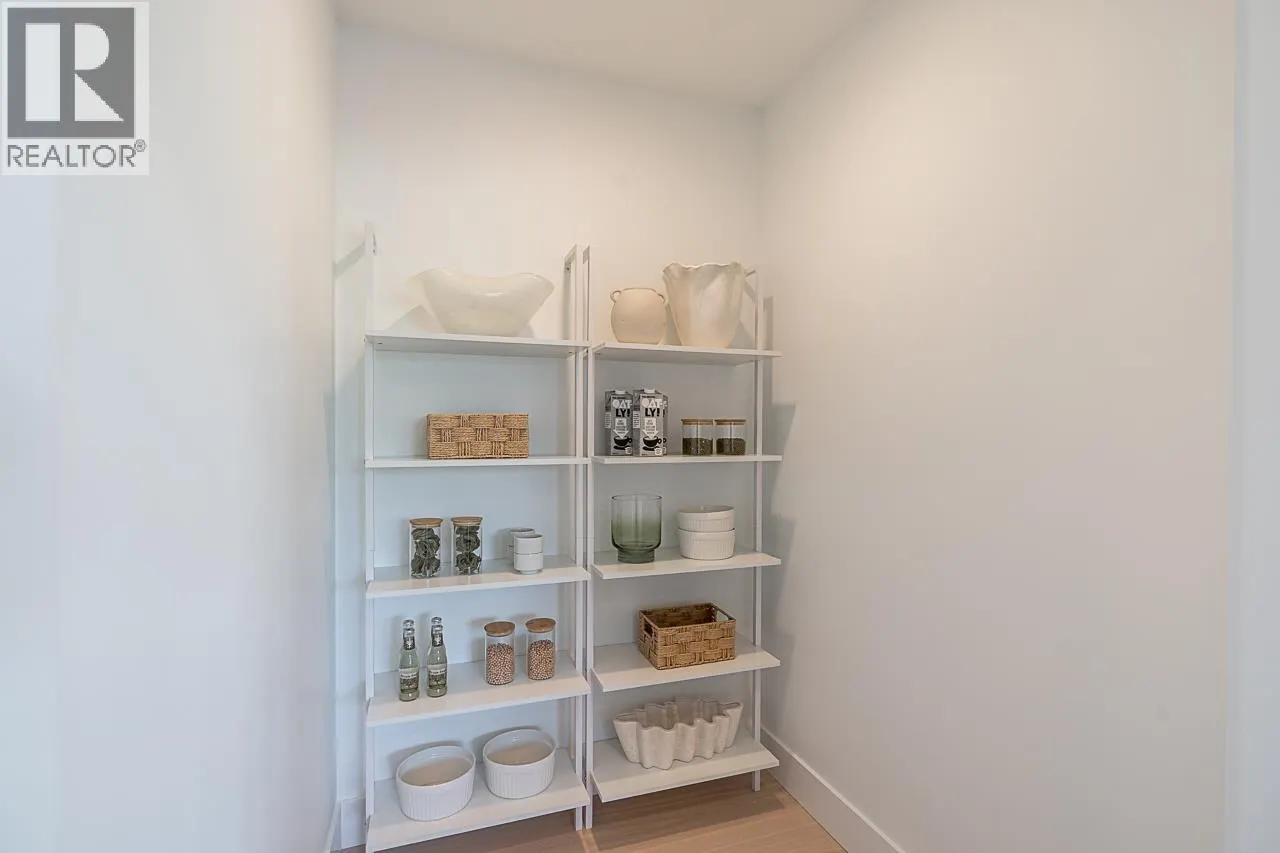 202 539 W 28TH AVENUE