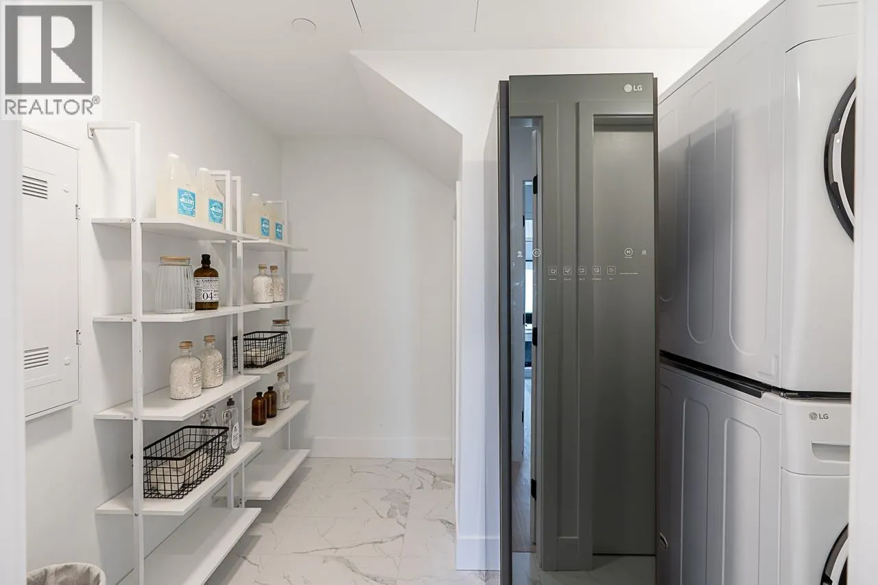 202 539 W 28TH AVENUE