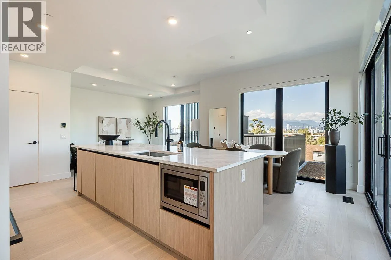 202 539 W 28TH AVENUE