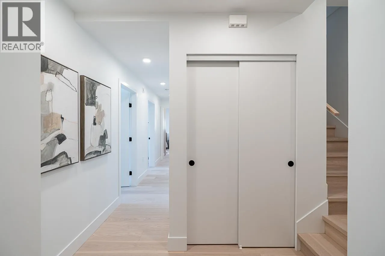 202 539 W 28TH AVENUE