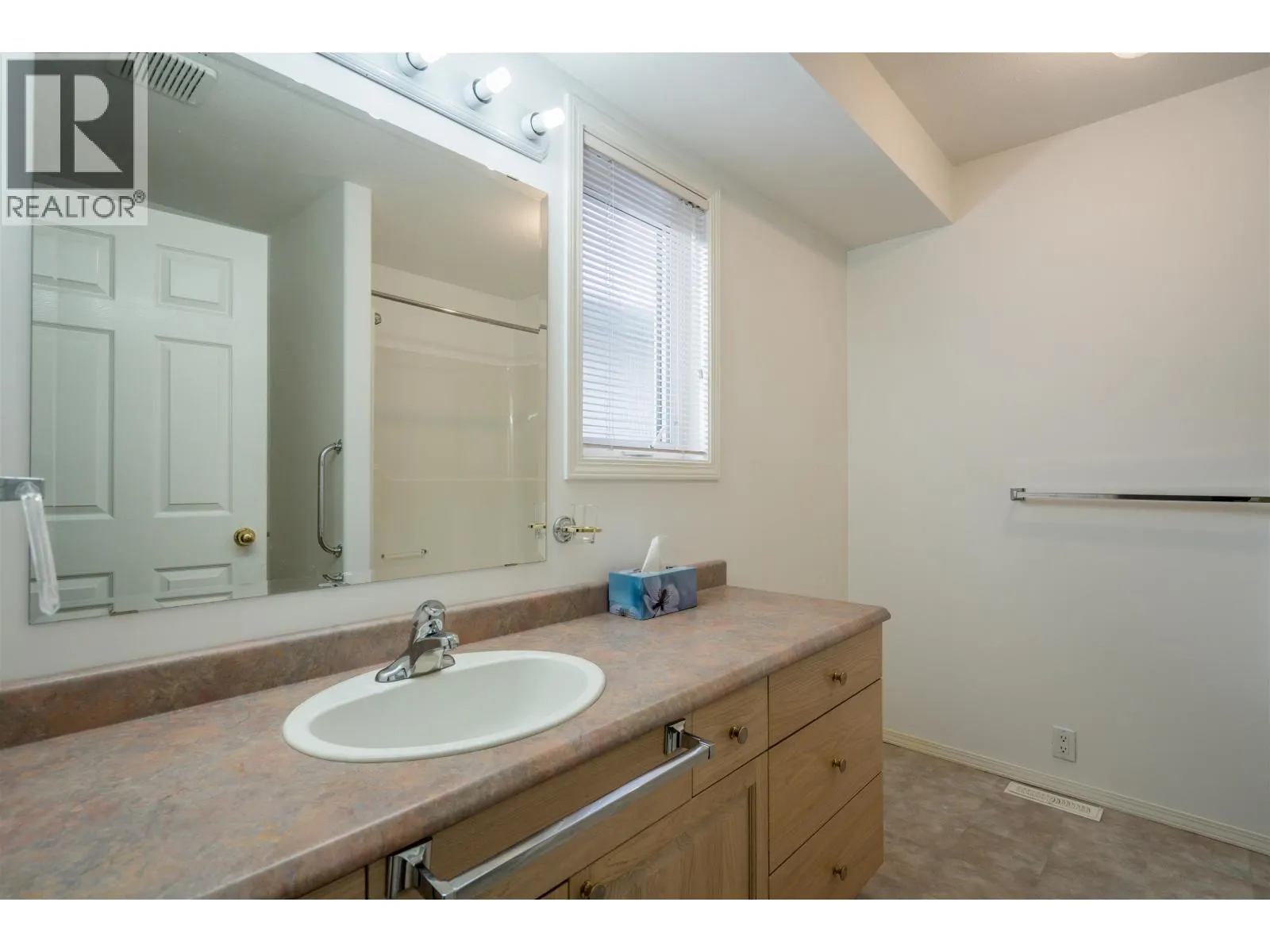 112 7187 SOUTHRIDGE AVENUE