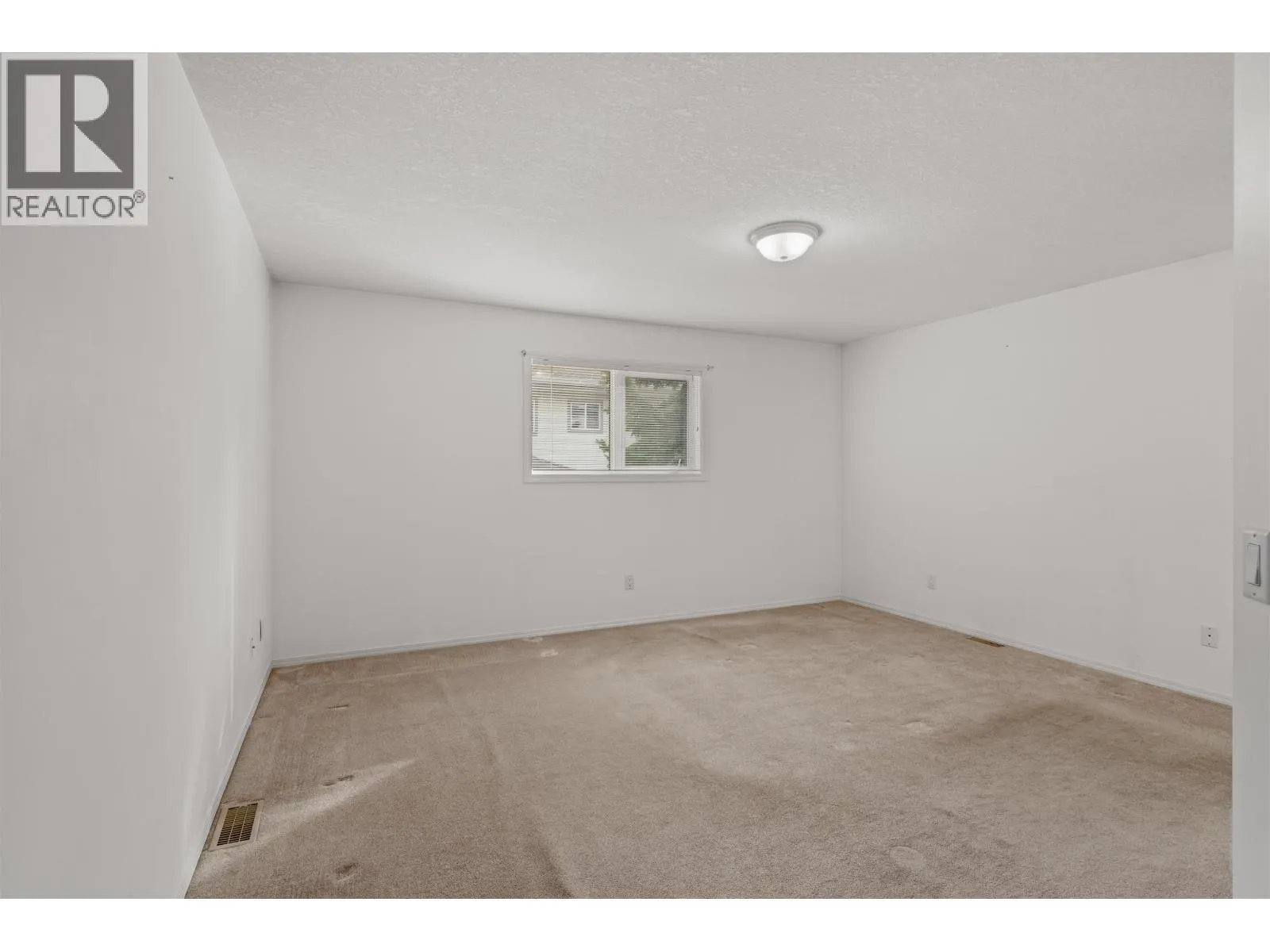 112 7187 SOUTHRIDGE AVENUE