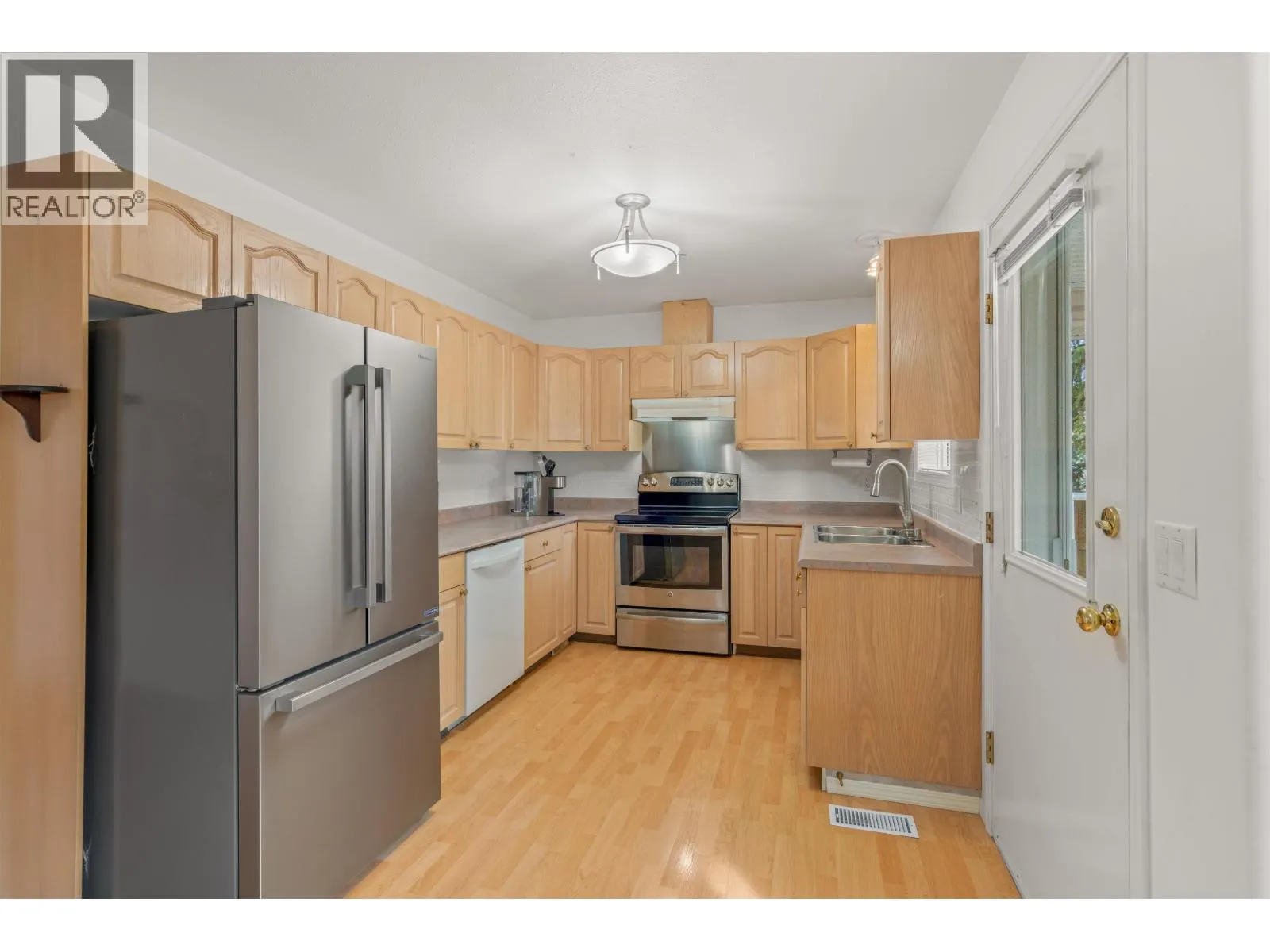 112 7187 SOUTHRIDGE AVENUE