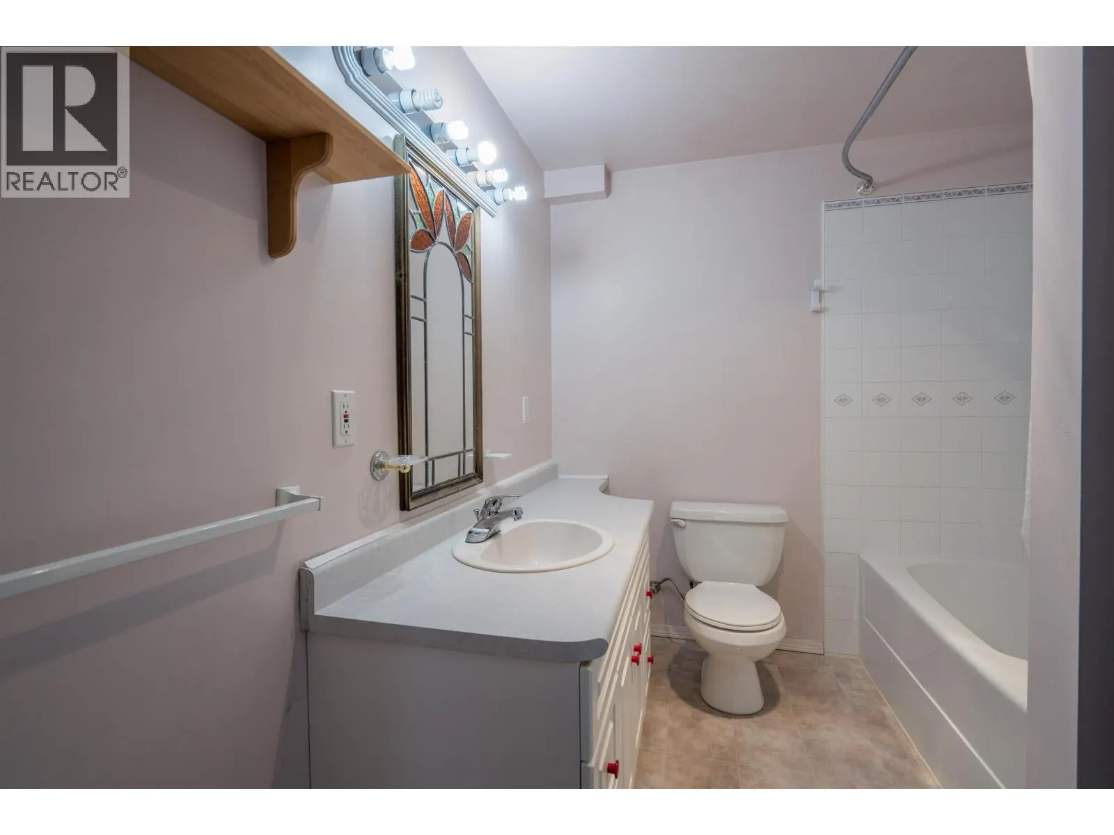 112 7187 SOUTHRIDGE AVENUE