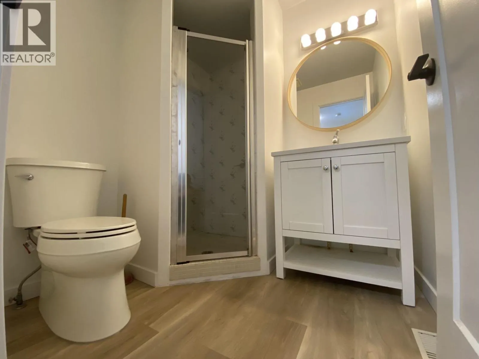 Ground-level 3340 GARIBALDI DRIVE