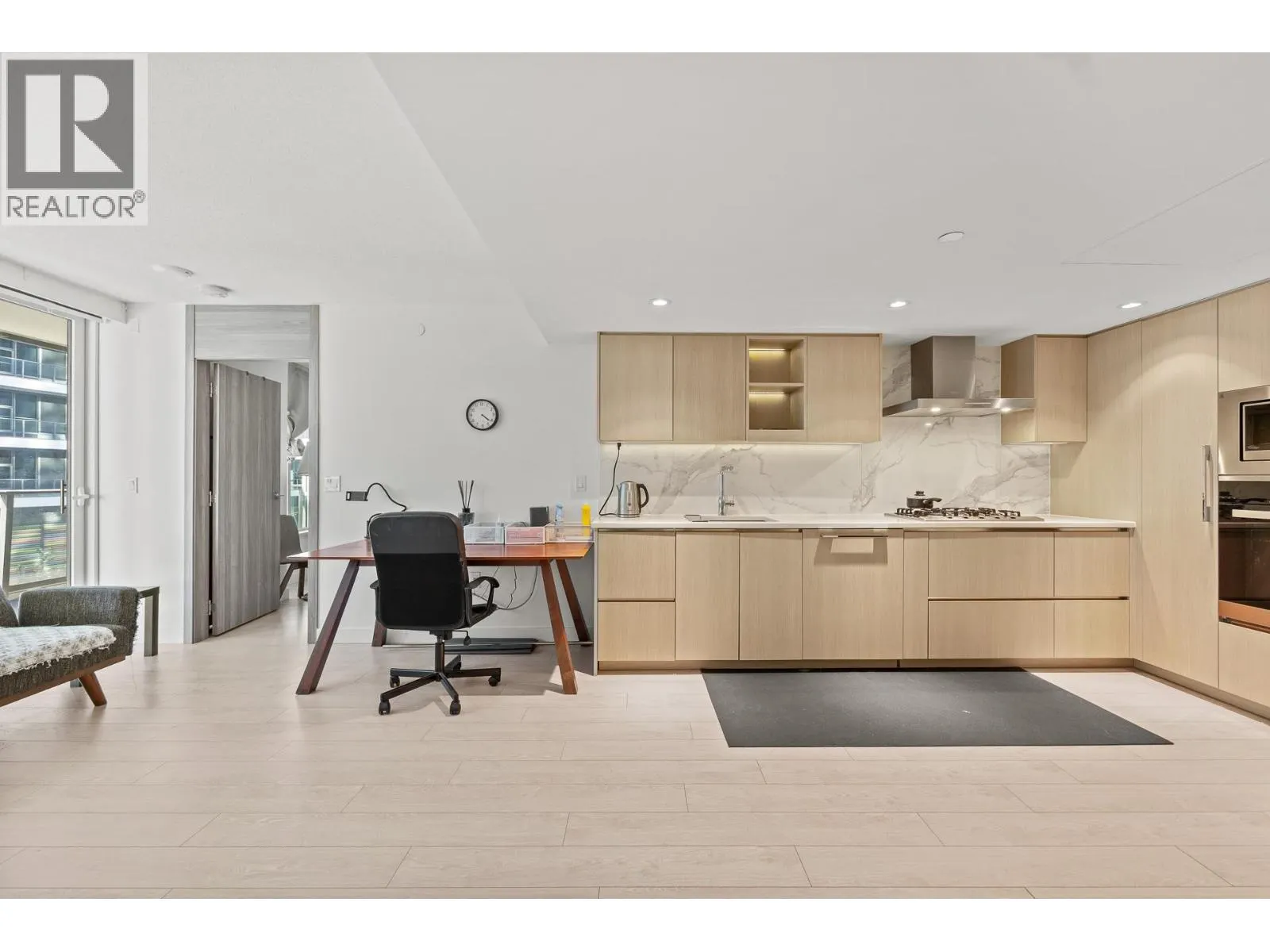 382 8608 HAZELBRIDGE WAY