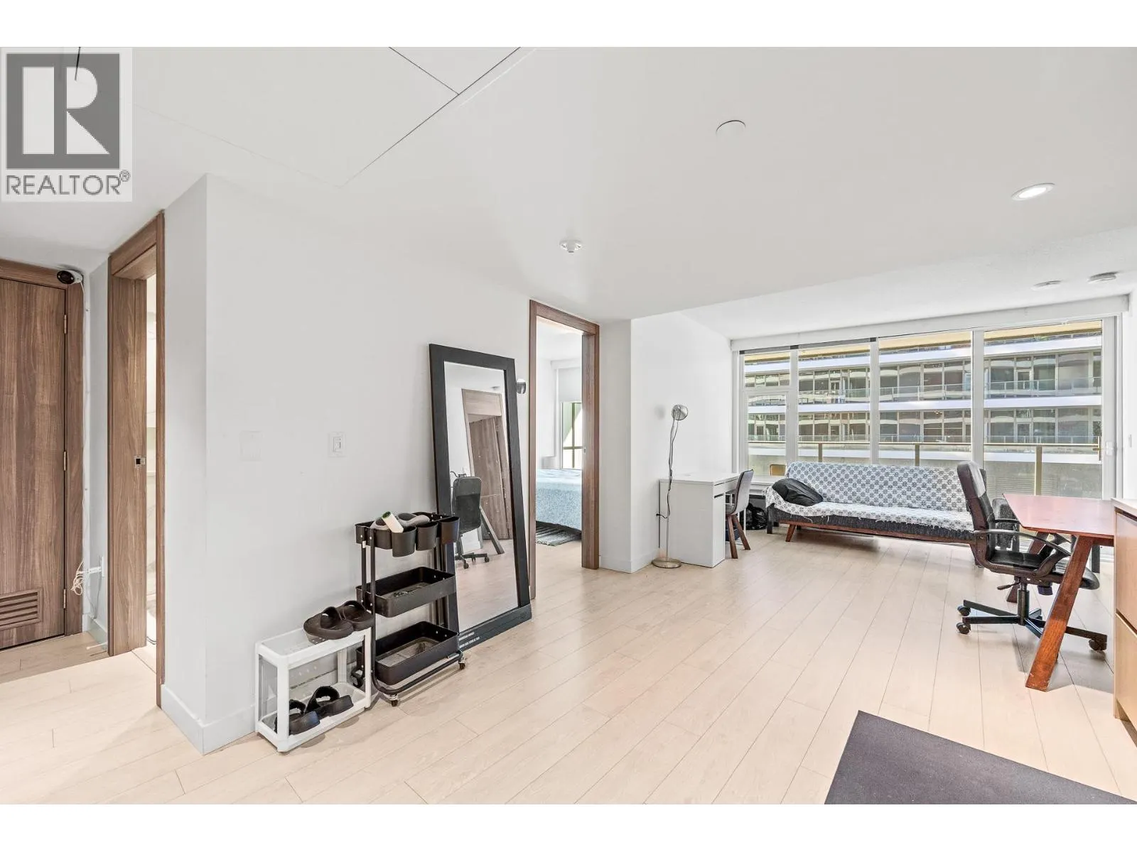 382 8608 HAZELBRIDGE WAY