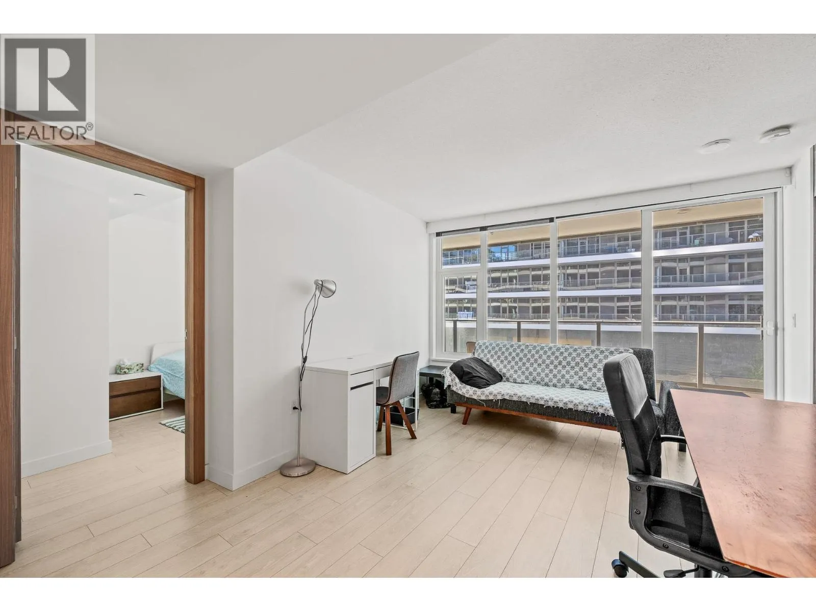 382 8608 HAZELBRIDGE WAY