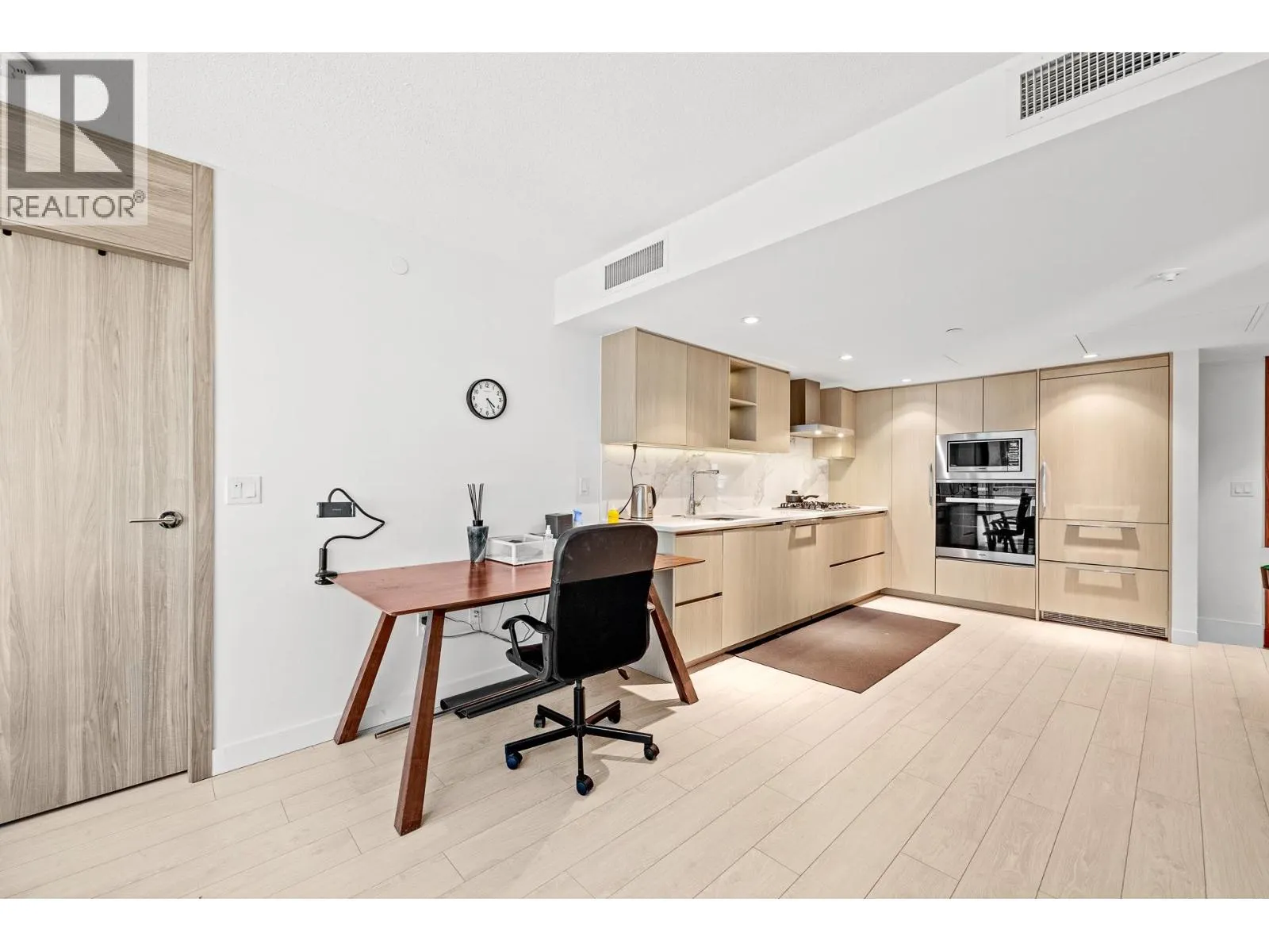 382 8608 HAZELBRIDGE WAY