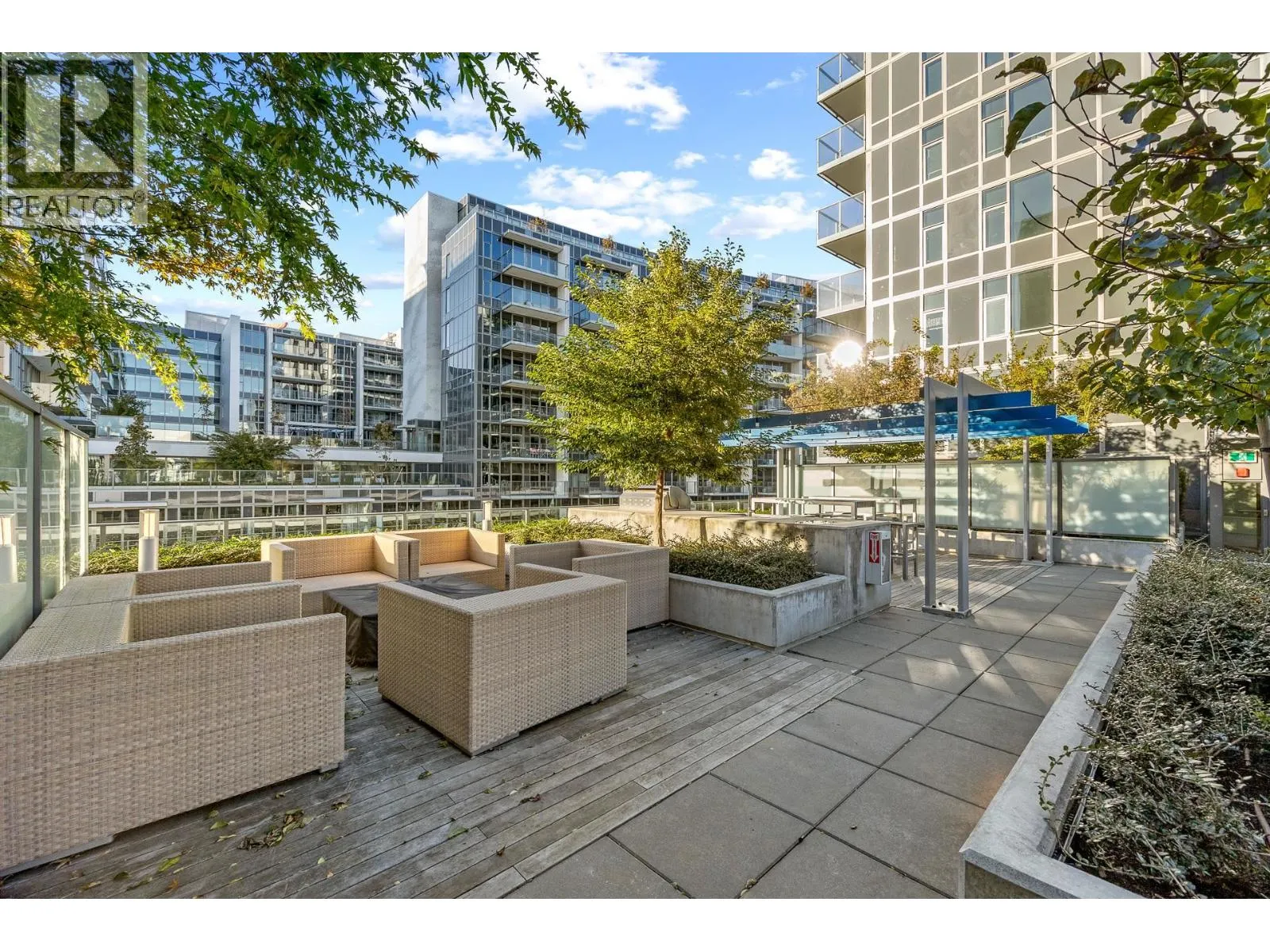 382 8608 HAZELBRIDGE WAY