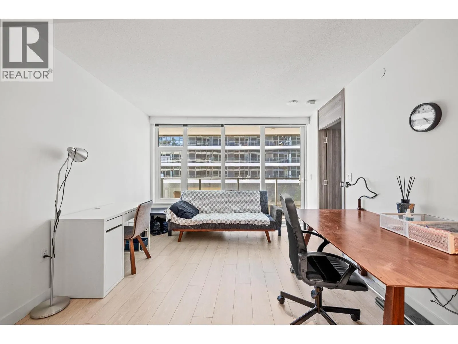 382 8608 HAZELBRIDGE WAY