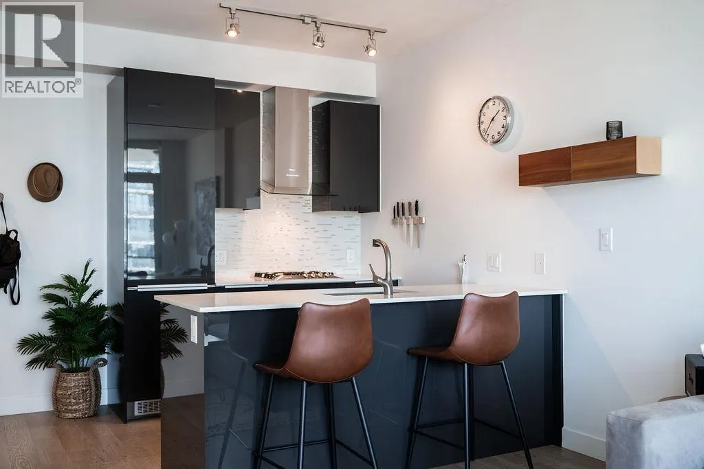 3201 1283 HOWE STREET