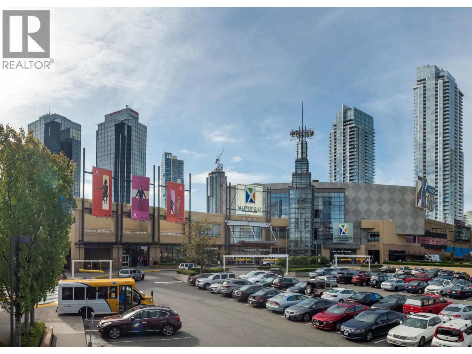 204 3264 VANNESS AVENUE