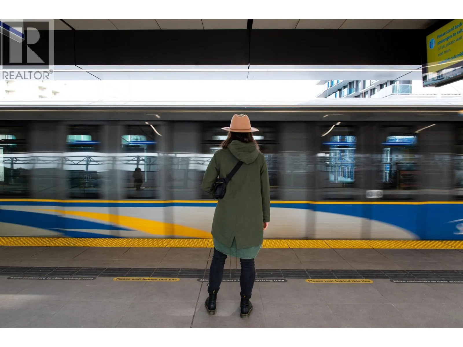 204 3264 VANNESS AVENUE