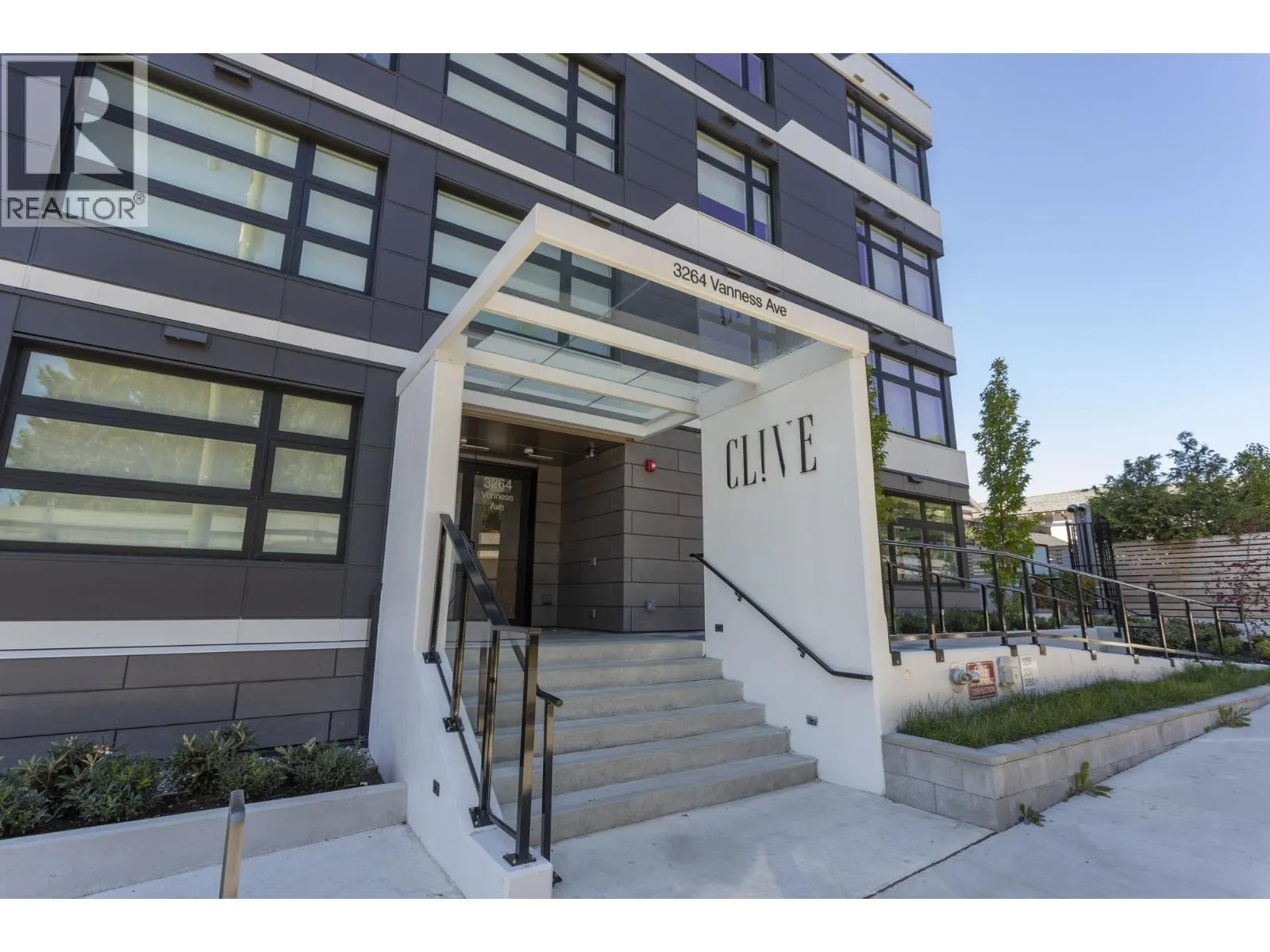 206 3264 VANNESS AVENUE