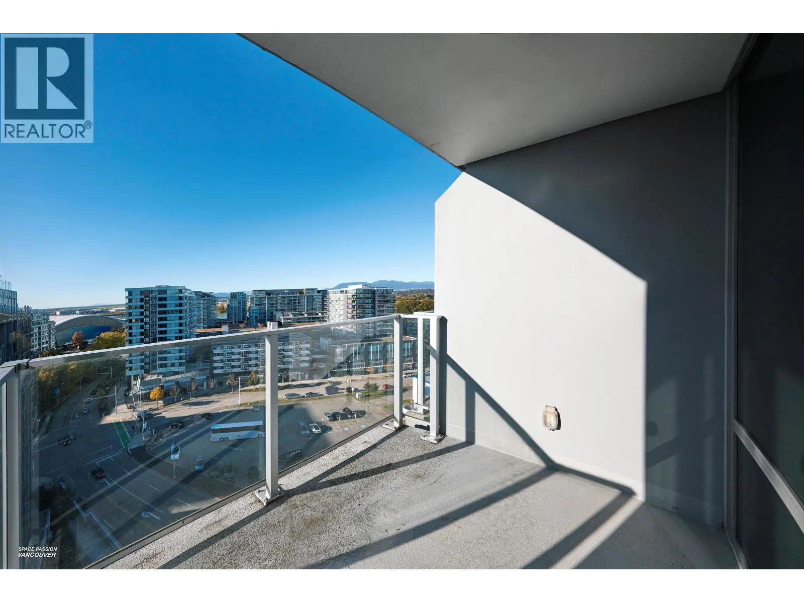 1706 7488 LANSDOWNE ROAD