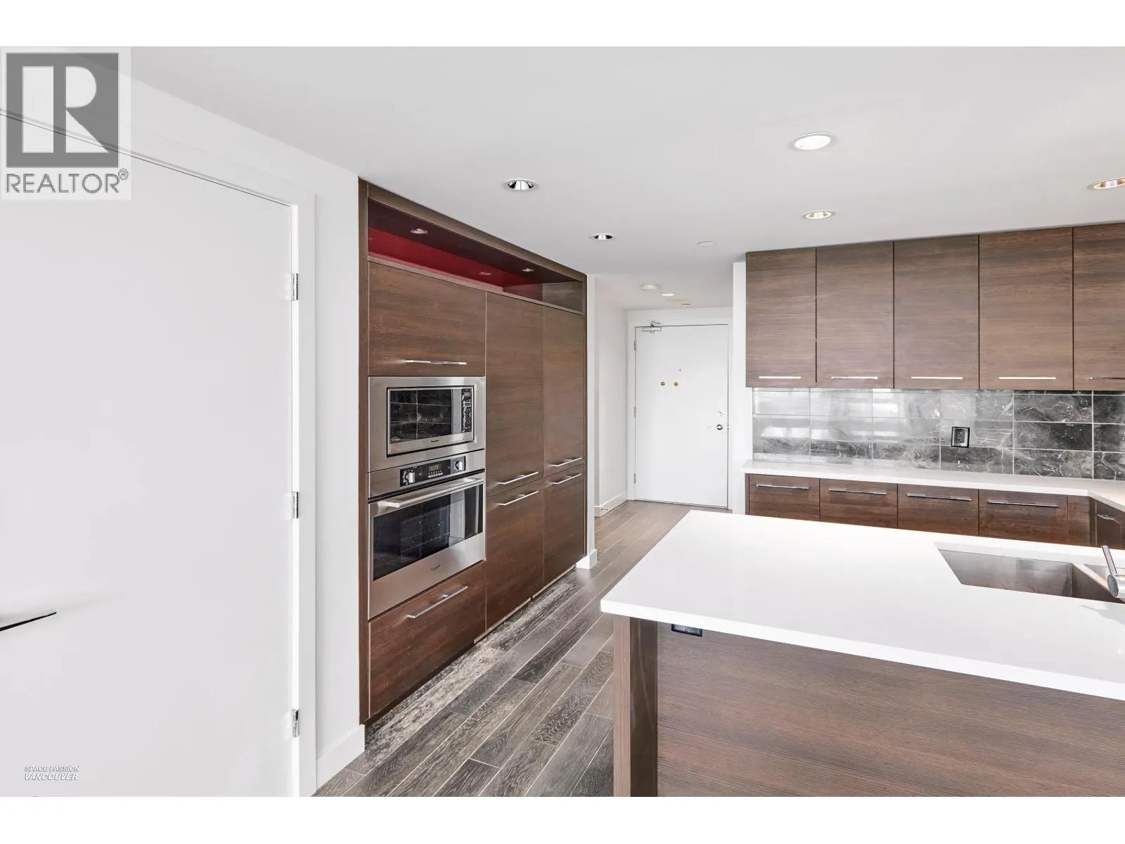 1706 7488 LANSDOWNE ROAD