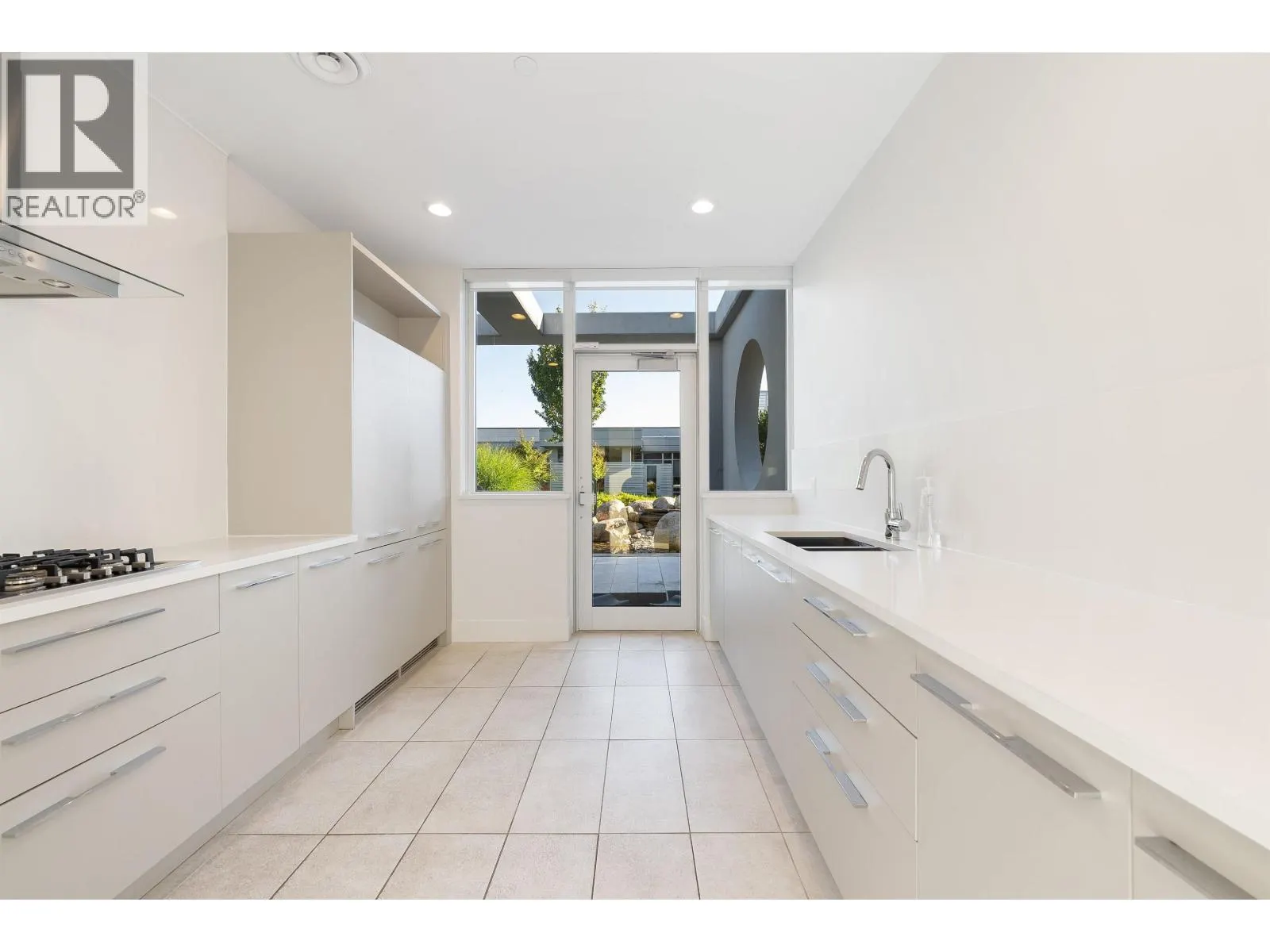 1706 7488 LANSDOWNE ROAD