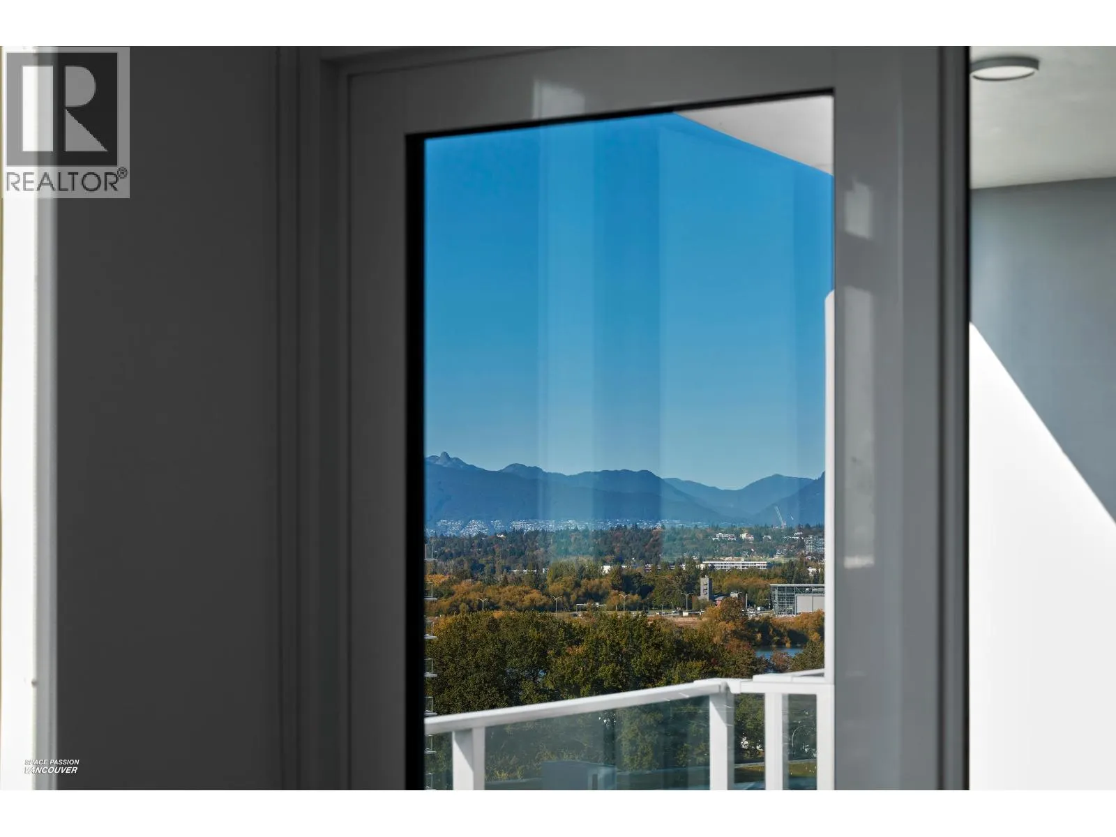 1706 7488 LANSDOWNE ROAD