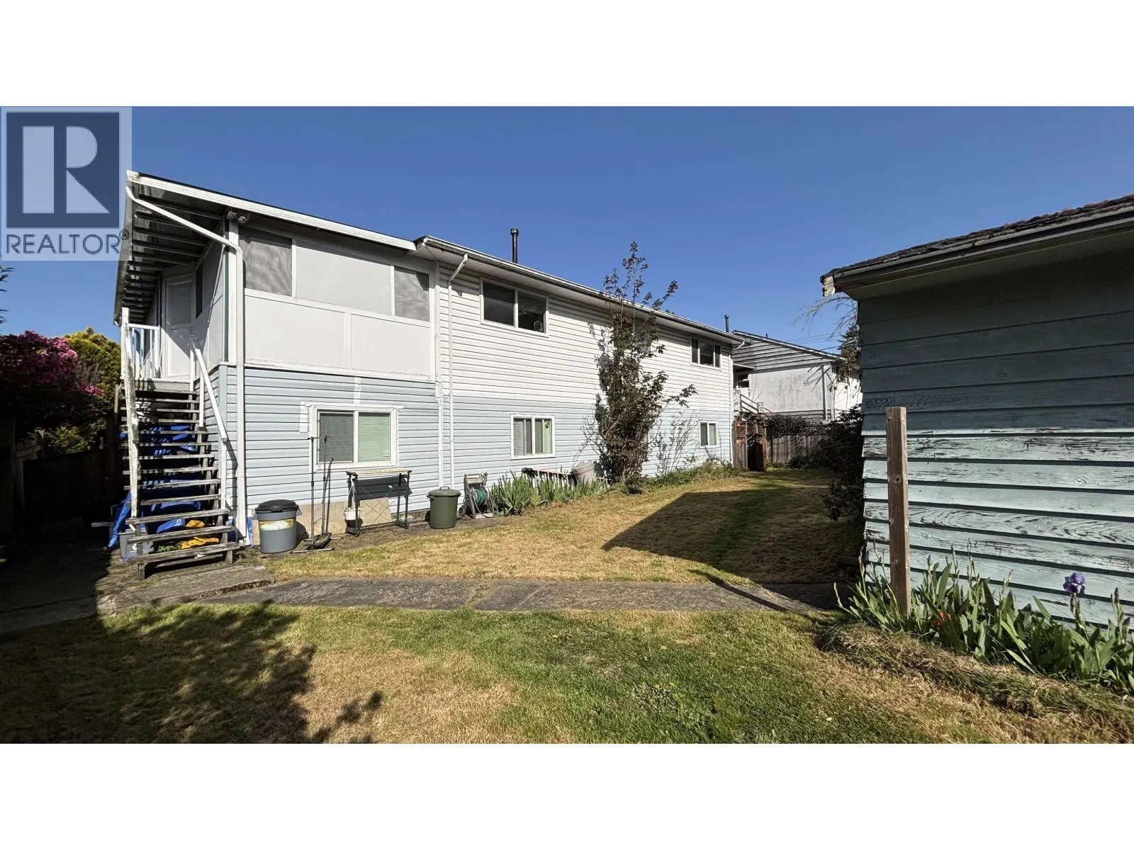 10120 AINTREE CRESCENT