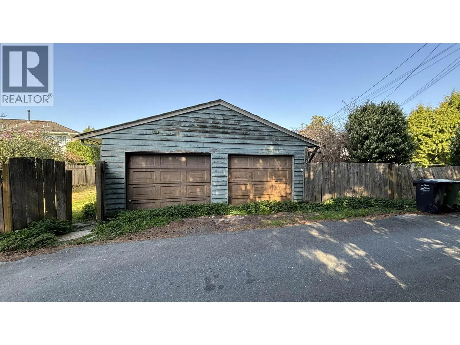 10120 AINTREE CRESCENT