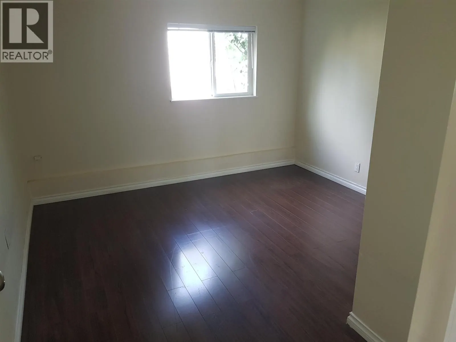 10120 AINTREE CRESCENT