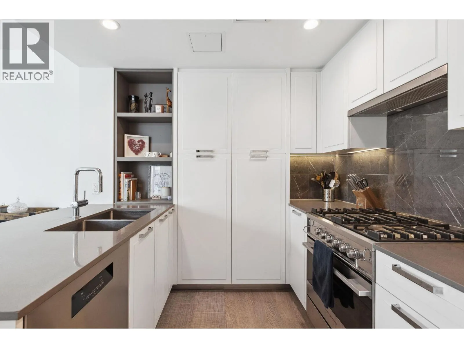 403 1471 HUNTER STREET