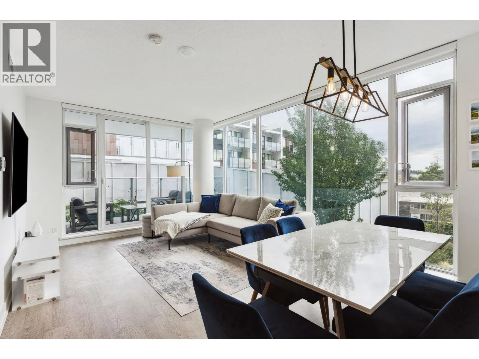 403 1471 HUNTER STREET