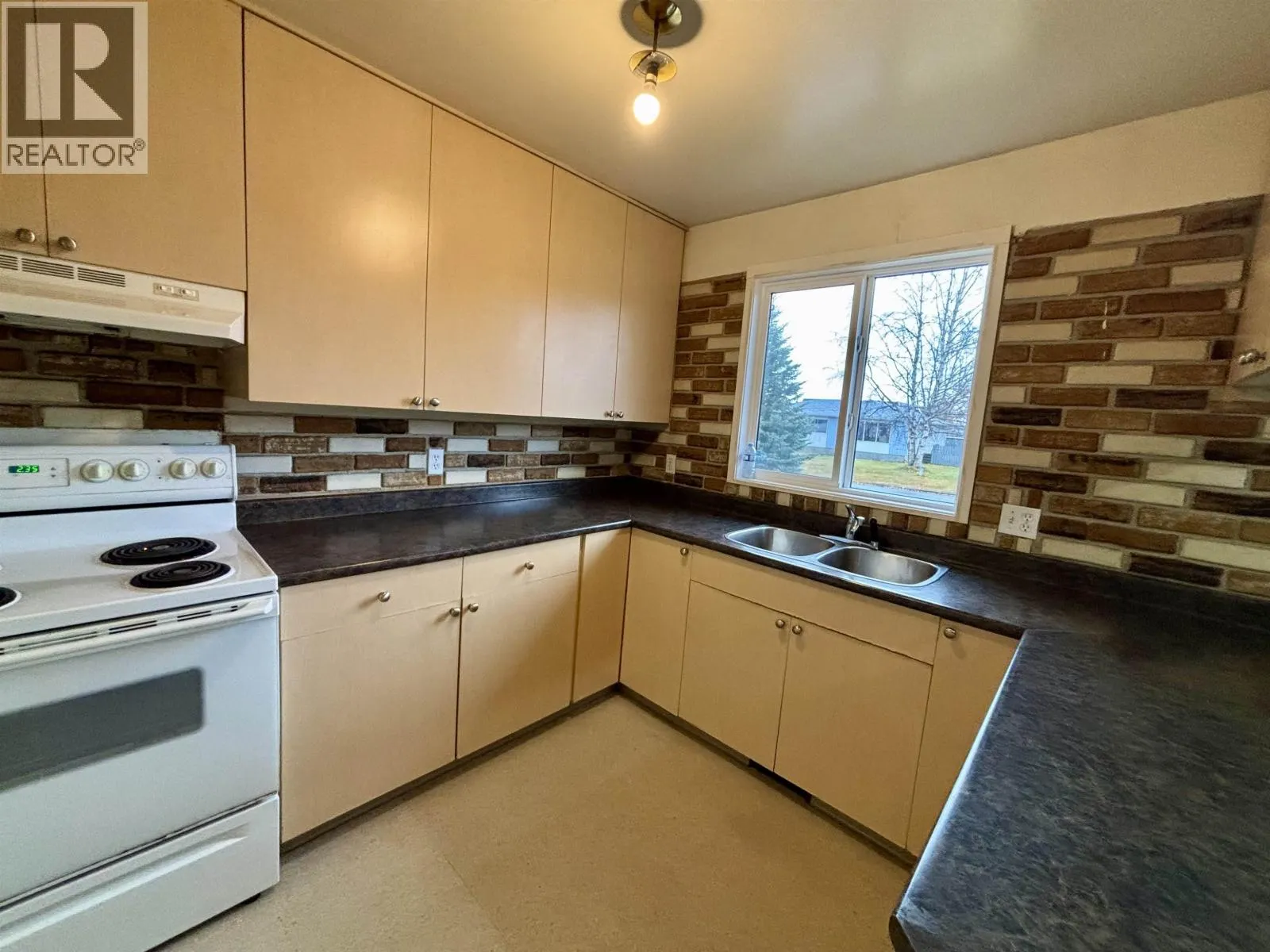 1444 FRASER CRESCENT