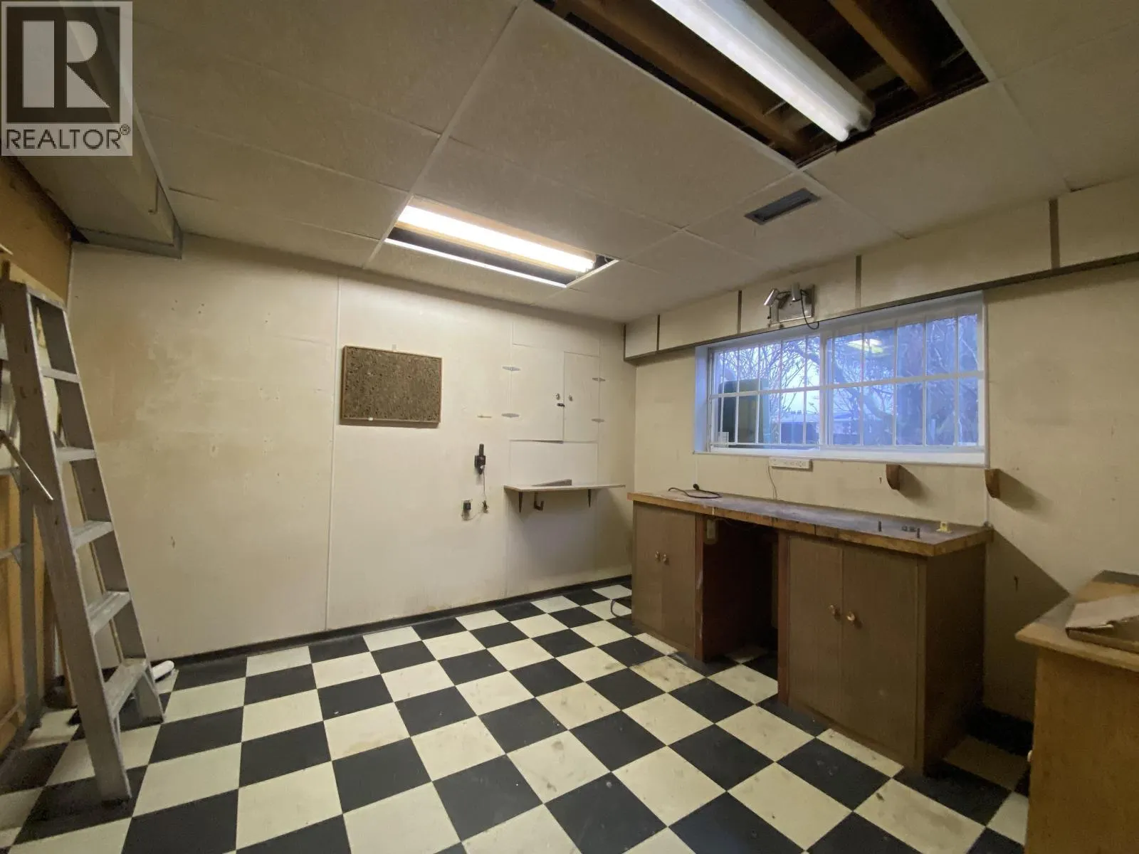 6145 SHERBROOKE STREET