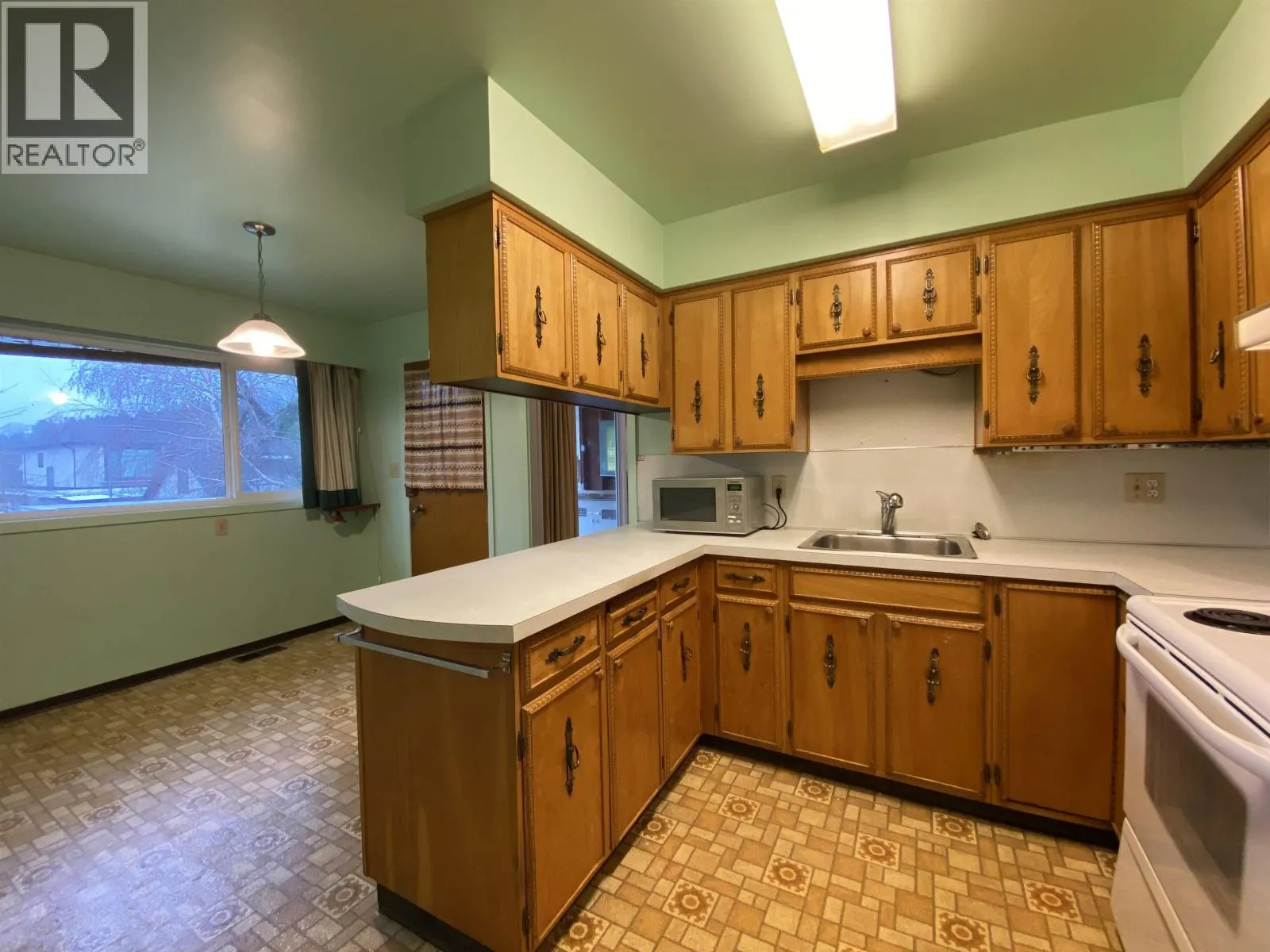 6145 SHERBROOKE STREET