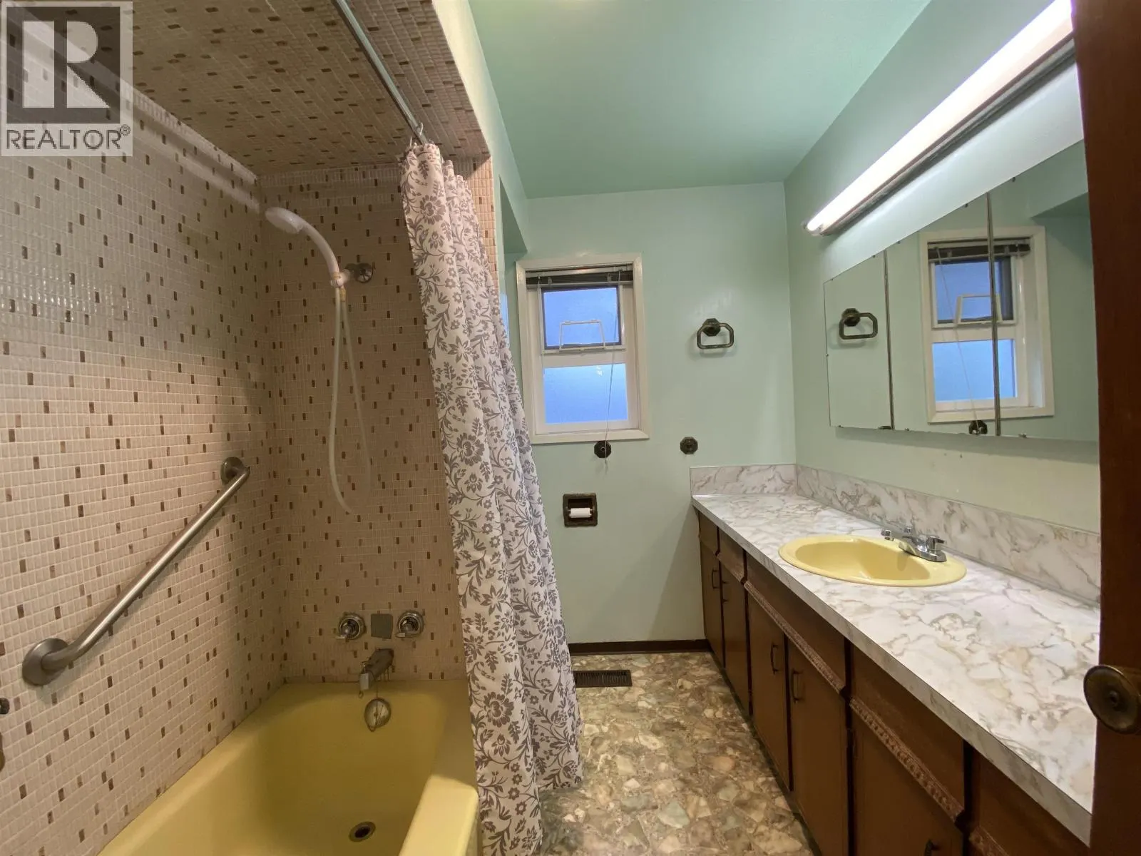 6145 SHERBROOKE STREET