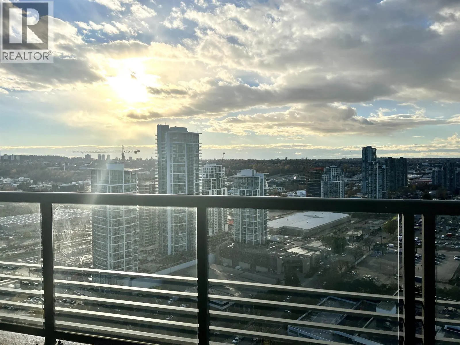 25xx 4720 LOUGHEED HIGHWAY