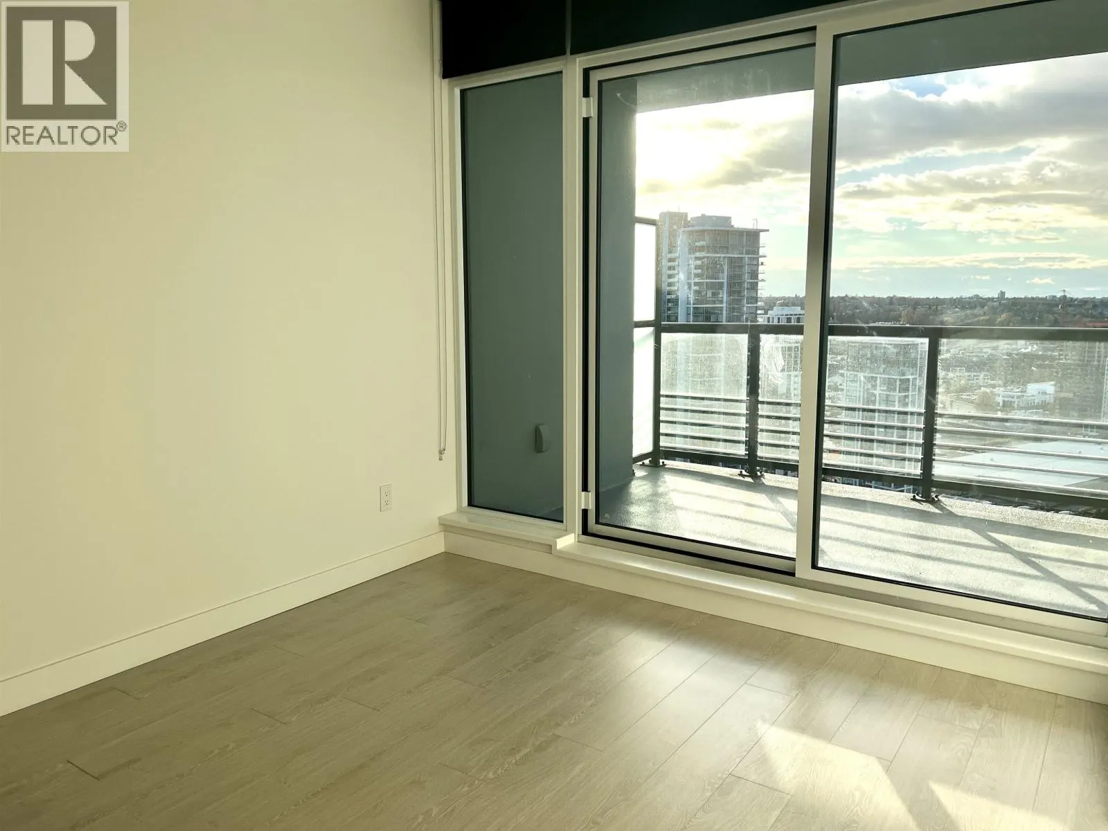 25xx 4720 LOUGHEED HIGHWAY