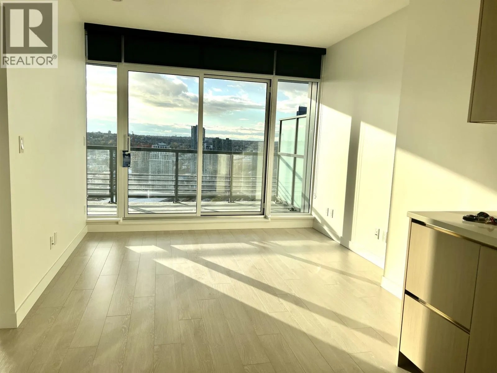 25xx 4720 LOUGHEED HIGHWAY