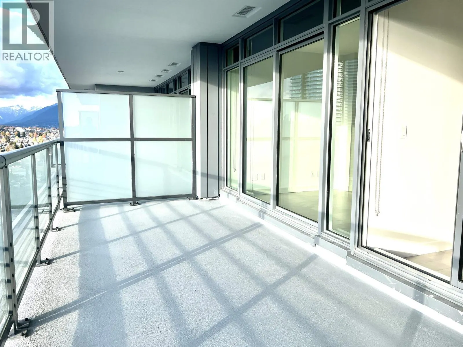 25xx 4720 LOUGHEED HIGHWAY