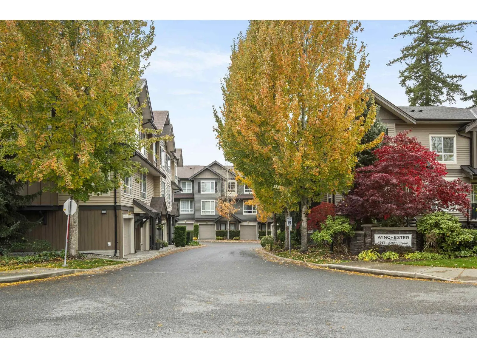 52 4967 220 STREET