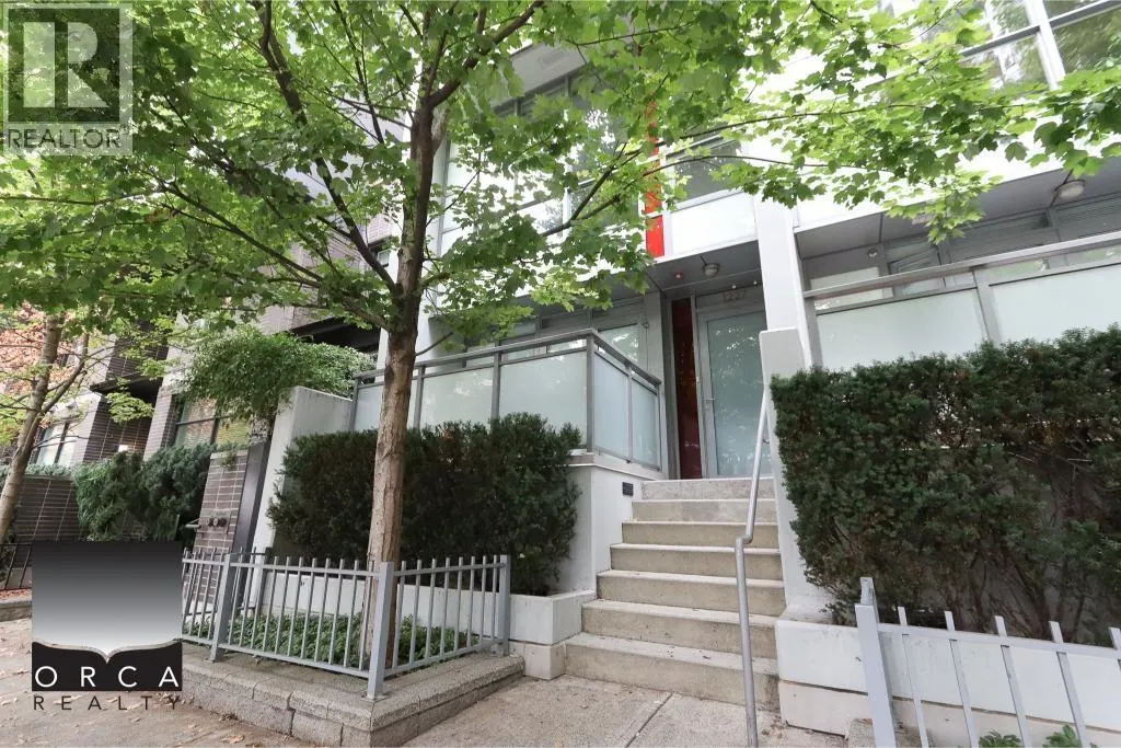 1227 1205 HOWE STREET