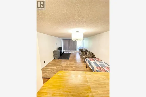 219 9300 GLENACRES DRIVE