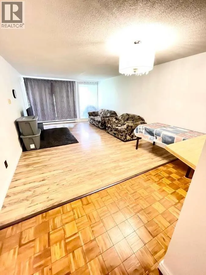 219 9300 GLENACRES DRIVE