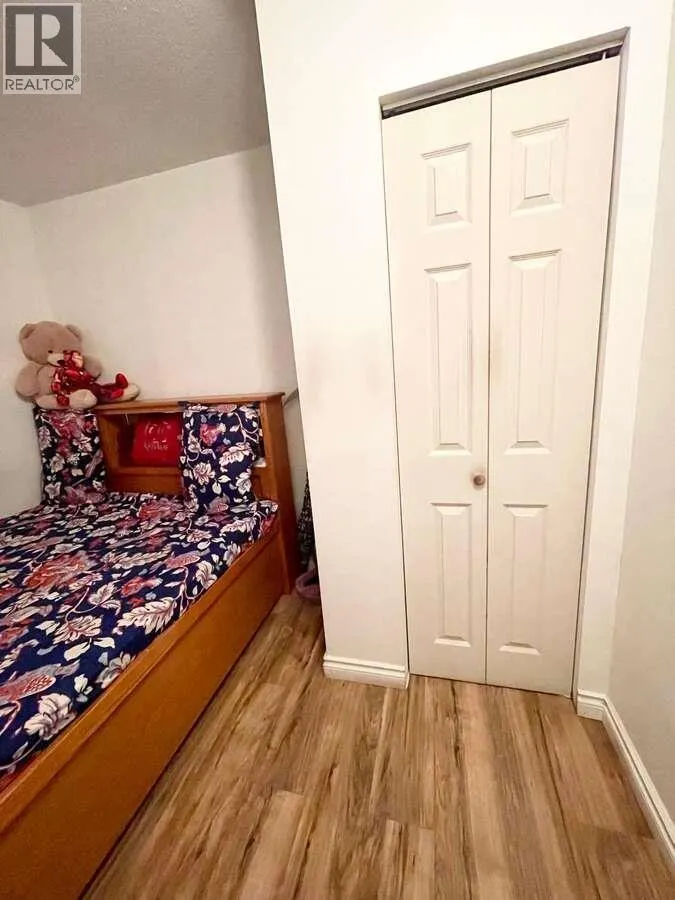 219 9300 GLENACRES DRIVE