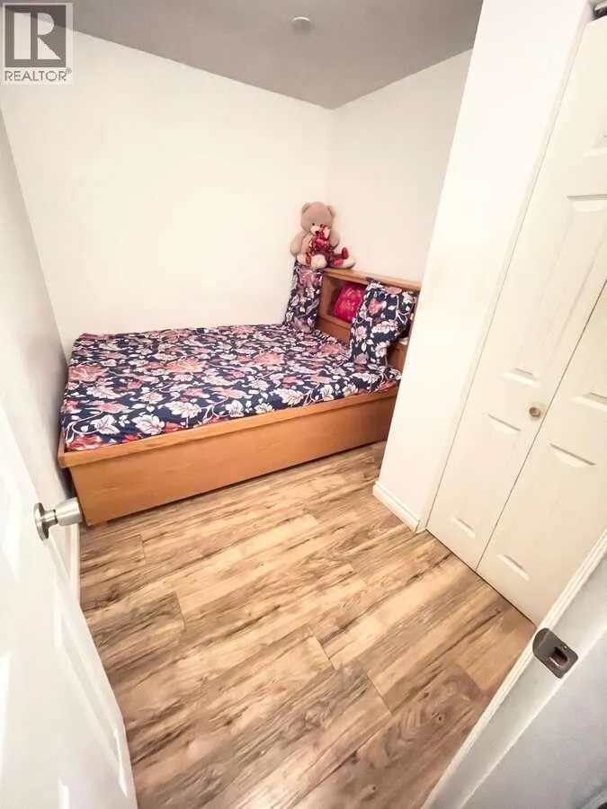 219 9300 GLENACRES DRIVE