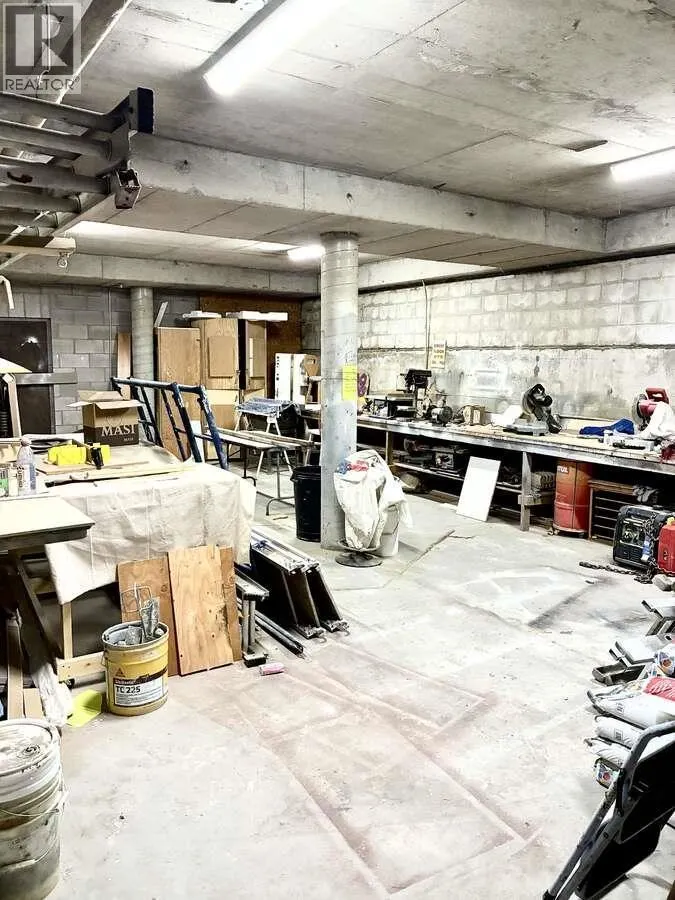 219 9300 GLENACRES DRIVE