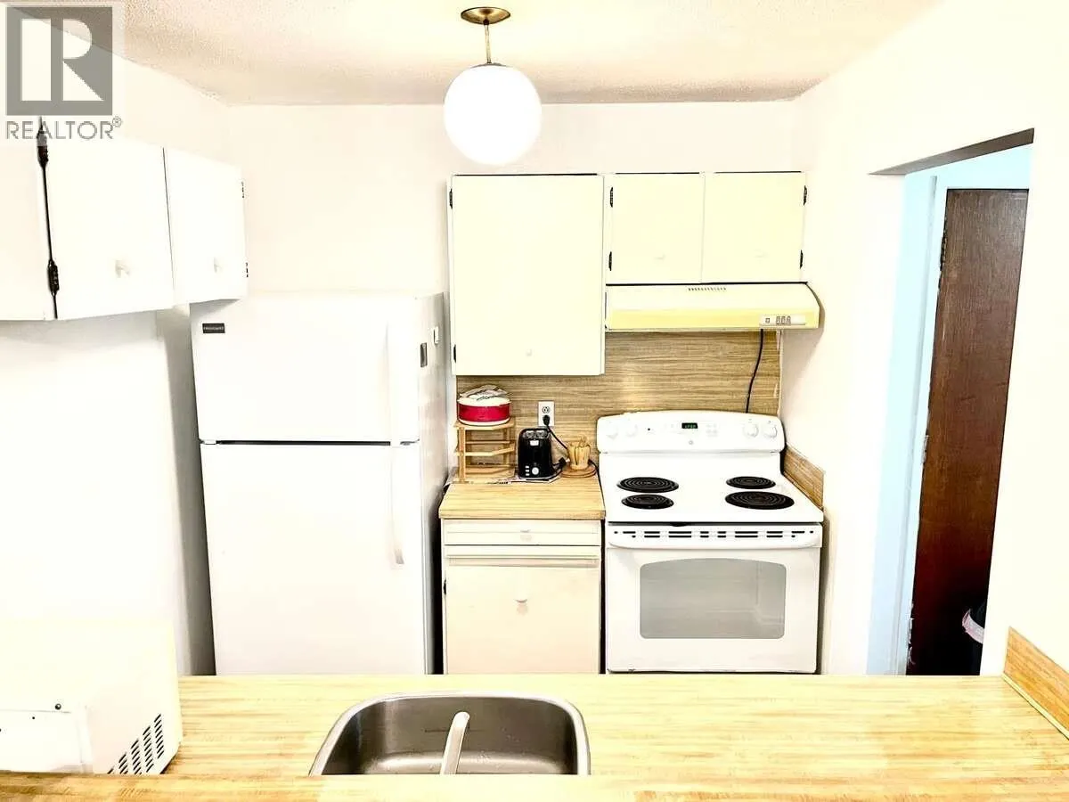 219 9300 GLENACRES DRIVE