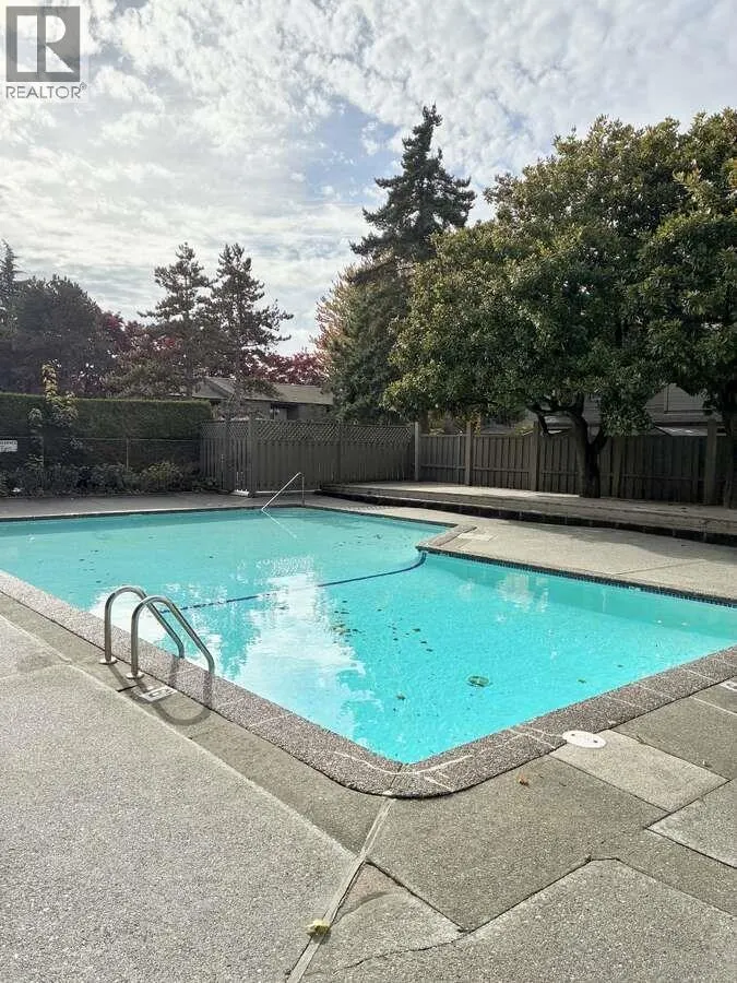 219 9300 GLENACRES DRIVE