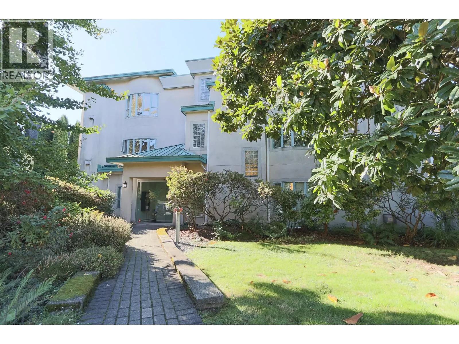 106 177 W 5th STREET