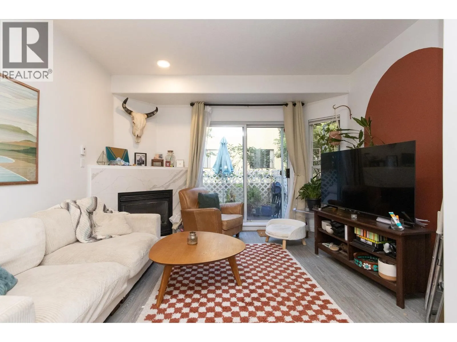 106 177 W 5th STREET