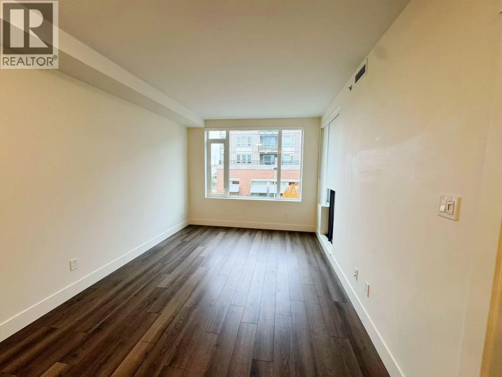 318 10788 NO. 5 ROAD